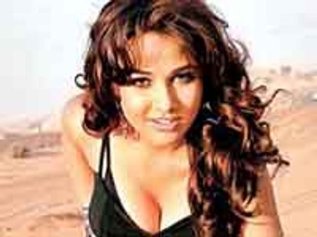 ಆರ್ ಜಿವಿ ಫ್ಯಾಕ್ಟರಿಯ ಹೊಸ ಉತ್ಪನ್ನ 'ಅಗ್ಯಾತ್'