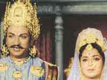 ವಿದ್ಯಾರ್ಥಿಗಳಿಗೆ 'ಸತ್ಯ ಹರಿಶ್ಚಂದ್ರ' 175ನೇ ಪಾಠ