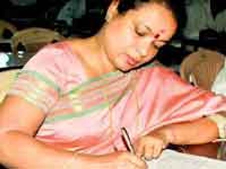 ಎಂಎ ರಾಜ್ಯಶಾಸ್ತ್ರ ಪರೀಕ್ಷೆ ಬರೆದ ನಟಿ ಉಮಾಶ್ರೀ!