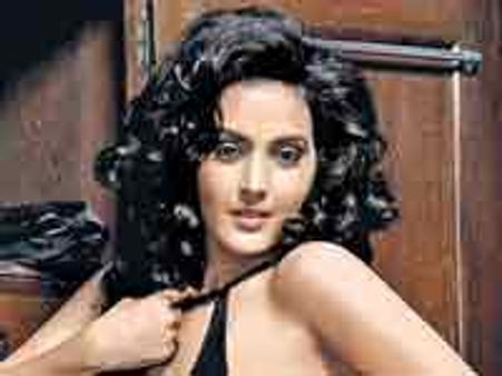 ಕನ್ನಡಕ್ಕೆ ಮನಿಷಾ ಕೋಯಿರಾಲ, ಟುಲಿಪ್ ಜೋಷಿ!