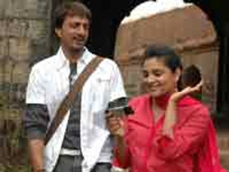 ರಮ್ಯ ತಾಣಗಳಲ್ಲಿ 'ಜಸ್ಟ್ ಮಾತ್ ಮಾತಲ್ಲಿ'ಸಂಚಾರ