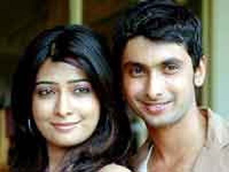 'ಲವ್ ಗುರು' ಪಕ್ಕಾ ತ್ರಿಕೋನ ಪ್ರೇಮಕತೆಗುರು!