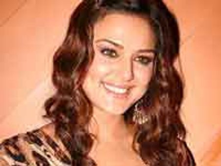 ಅನಾಥ ಮಕ್ಕಳಿಗೆ ತಾಯಿಯಾದ ಪ್ರೀತಿ ಜಿಂಟಾ