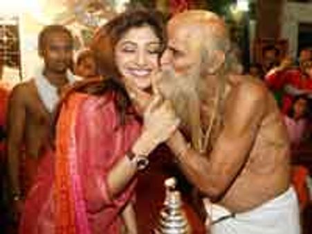 ಸಖಿಗೋಪಾಲ ದೇಗುಲದಲ್ಲಿ ಶಿಲ್ಪಾಗೆ ದಕ್ಕಿದ ಮುತ್ತು!