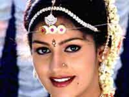 'ದೇವನಹಳ್ಳಿ'ಯಲ್ಲಿ ಗೌಡ, ಎಚ್ಡಿಕೆ, ರಾಧಿಕಾ ಪ್ರಸಂಗ