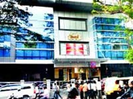 ಮತ್ತೆ ಬಾಗಿಲು ಮುಚ್ಚಿದ ಭೂಮಿಕ ಚಿತ್ರಮಂದಿರ