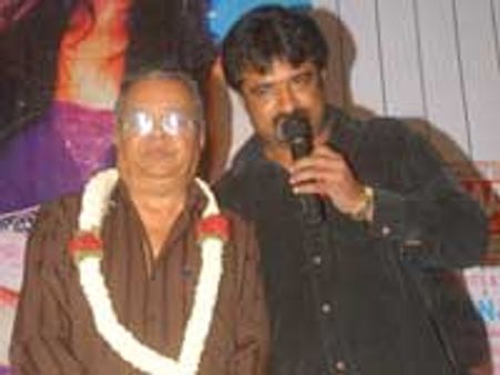 ಹೆಡ್‌ಲೈನ್‌ನಲ್ಲೇ ಚಿತ್ರ ಹಣಿಯಬೇಡಿ: ಭಾರ್ಗವ