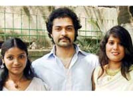 ಉಪ್ಪಿನಕಾಯಿ ಕಾರ್ಖಾನೆಯಲ್ಲಿ 'ಪೊಗರು'