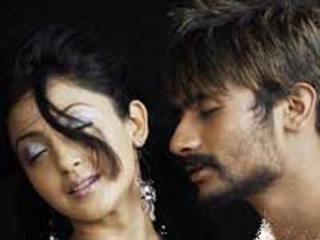 ವಿಭಿನ್ನ ಪ್ರೇಮ ಕಥಾನಕ ಧೂಳ್ ವಿಶೇಷಗಳು