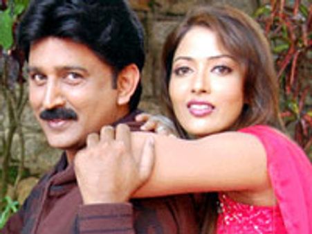 ಪ್ರೀತಿಯಿಂದ ರಮೇಶ್ ಜತೆ ರಮನೀತೋ ಚೌದರಿ