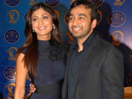 ಬಾಲಿವುಡ್ ಬಾಲೆ ಶಿಲ್ಪಾಶೆಟ್ಟಿಗೆ ಶನಿವಾರ ನಿಶ್ಚಿತಾರ್ಥ