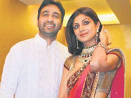 ನಿಶ್ಚಿತಾರ್ಥಕ್ಕೆ ಎರಡು ಗಂಟೆ ತಡವಾಗಿ ಬಂದ ಶಿಲ್ಪಾ