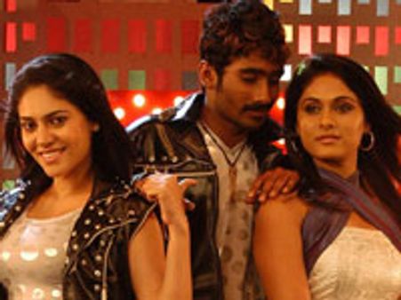 ಚಿತ್ರಮಂದಿರದಲ್ಲಿ ಈ ನಟಿ ನಕ್ಕಿದ್ದು ಯಾಕೆ?