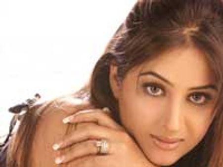 'ಹೋರಿ'ಯ ಒದೆತಕ್ಕೆ ನಿರ್ಮಾಪಕನೇ ಹೈರಾಣ!