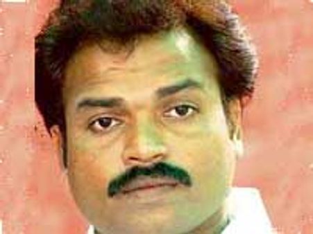 '2012' ಚಿತ್ರ ವೀಕ್ಷಿಸಿದ ಸಚಿವ ಶ್ರೀರಾಮುಲು