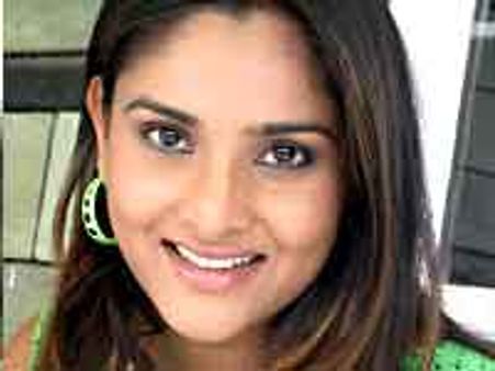 ವ್ಯಂಗ್ಯ ಚಿತ್ರ ಪ್ರದರ್ಶನ ಉದ್ಘಾಟಿಸಿದ ರಮ್ಯಾ