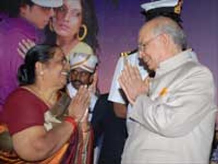 'ಮಂದಹಾಸ'ಕ್ಕೆ ರಾಜ್ಯಪಾಲರ ಕ್ಲಾಪ್