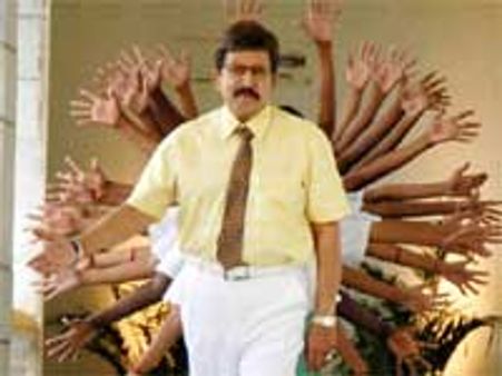 ವಿಷ್ಣು ಚಿತ್ರಕ್ಕೆ ನಾವು ಸ್ಪರ್ಧಿಗಳಲ್ಲ: ಸುದೀಪ್