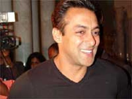 ಸಲ್ಲು ಪ್ರೆಸ್ ಮೀಟ್ ನಲ್ಲಿ ಐದು ಮಂದಿಗೆ ಗಾಯ