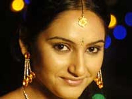 ಹೋಳಿ ಹಬ್ಬಕ್ಕೆ ರಂಗಿನಾಟದ 'ಹೋಳಿ'