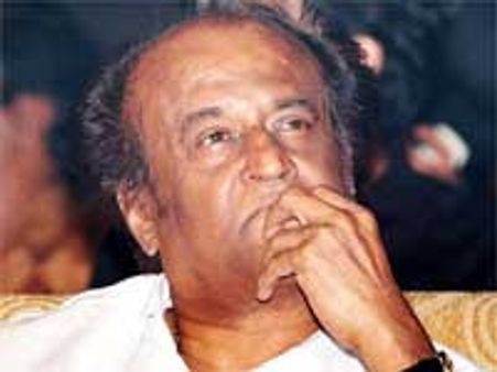 'ಆಪ್ತರಕ್ಷಕ' ನೋಡಿ ಗದ್ಗದಿತರಾದ ರಜನಿ