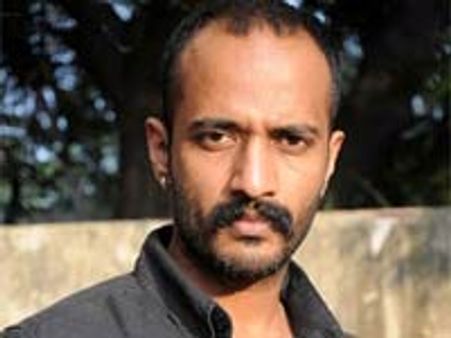 ಕಂಠೀರವದಲ್ಲಿ ಕಿಶೋರ್ 'ಹುಲಿ' ಗರ್ಜನೆ