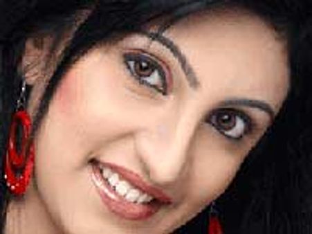 ಟೀನಾಗೆ ಪ್ರಥಮ ಚುಂಬನದಲ್ಲೇ ದಂತಭಗ್ನ