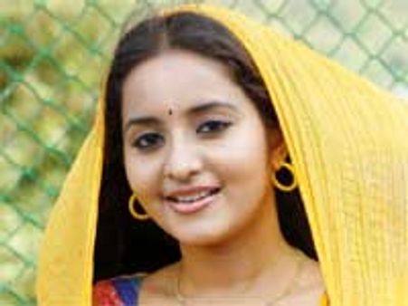 ಹಿನ್ನೆಲೆ ಸಂಗೀತದಲ್ಲಿ ಮಿಂದ ಮೊದಲಾಸಲ