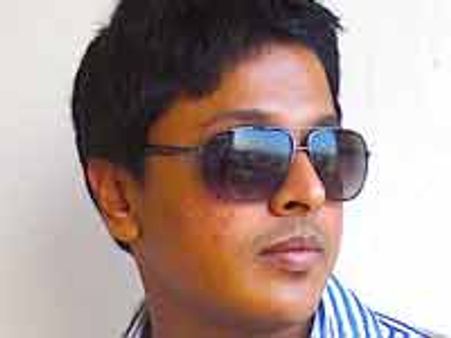 ಕೀಬೋರ್ಡ್ ಪ್ರೋಗ್ರಾಮಿಂಗ್ ಗಾರುಡಿಗ ಗೌತಮ್