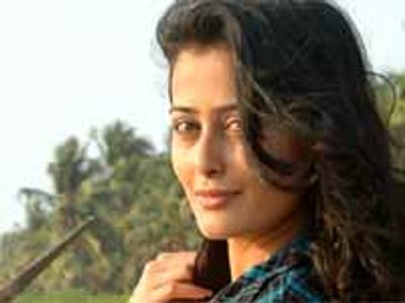 ಗಾಯಕಿಯಾಗಿ 'ಪಂಚರಂಗಿ' ನಿಧಿಸುಬ್ಬಯ್ಯ