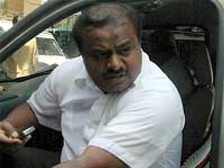 ಬೆಳ್ಳಿತೆರೆಗೆ ಮಾಜಿ ಮುಖ್ಯಮಂತ್ರಿ ಕುಮಾರಸ್ವಾಮಿ