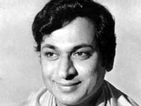 ಹತ್ತರಲ್ಲಿ ಹತ್ತು ಮುತ್ತು (ರಾಜ್‌)...