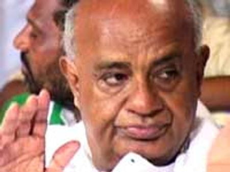 ಮಾಜಿ ಪ್ರಧಾನಿ ದೇವೇಗೌಡರಿಂದ ಪೃಥ್ವಿ ಚಿತ್ರ ವೀಕ್ಷಣೆ