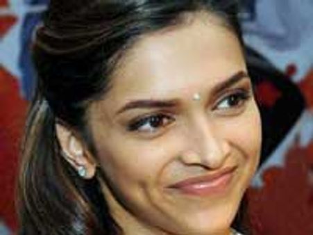 ಕೇನ್ಸ್ ನಲ್ಲಿ ಸೀರೆ ಉಡುವ ನೀರೆ ನೀನ್ಯಾರೆ