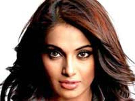 ಯೂಟ್ಯೂಬ್ ನಲ್ಲಿ ಬಿಪಶಾ ಪೂರ್ಣ ಕುಂಭ ದರ್ಶನ!