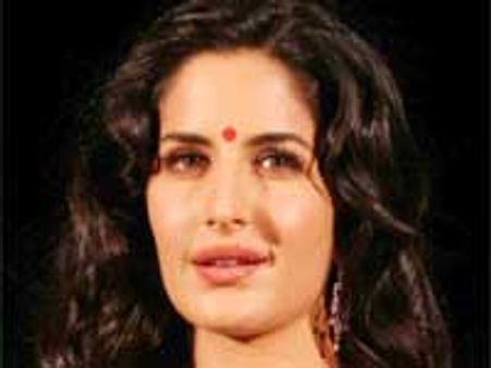 ಲವ್ ಮಾಡ್ತಿದ್ದೀನಿ ಅಂಥ ಕಡೆಗೂ ಒಪ್ಕೊಂಡ್ಲು ಕತ್ರಿನಾ