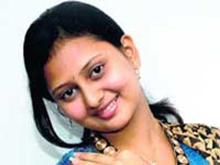 ಅಮೂಲ್ಯ, ರತ್ನಜ ಚುಂಬನ ಅಸಲಿ ಅಲ್ಲ ಗುರು ನಕಲಿ