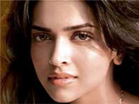 ಅತ್ಯಂತ ಸೆಕ್ಸಿ ಮಹಿಳೆಯಾಗಿ ಮಂಗಳೂರು ಮಲ್ಲಿಗೆ ದೀಪಿಕಾ