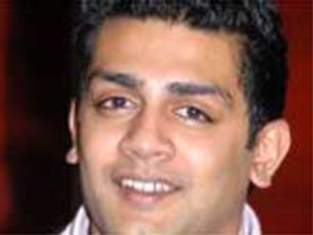 ಪ್ರೇಮ್ 'ಚಂದ್ರಮ' ತಬ್ಬಿಕೊಂಡ ರಘು, ರೇಖಾ