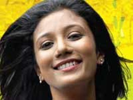 ನಮ್ಮ ಪಲ್ಲವಿಗೆ ಮಾತೇ ಬಂಗಾರ ಮೌನ ಏನಿದ್ದರೂ ಬೆಳ್ಳಿ