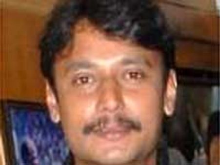 ಕೈ ಮುಗಿದು ಏರು ಇದು ಕನ್ನಡದ 'ಸಾರಥಿ' ತೇರು