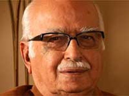 ಎಲ್ ಕೆ ಆಡ್ವಾಣಿ ಆಶೀರ್ವಾದಗಳೊಂದಿಗೆ ಜೋಗಯ್ಯ