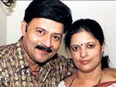 ಆರ್ಥಿಕ ಬಿಕ್ಕಟ್ಟಿಗೆ ಬಲಿಯಾದರೆ ಇಂದೂಧರ್ ದಂಪತಿ?