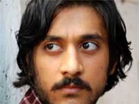 ಮರೆಯಲಾರೆ ಎಂದು ಬರುತ್ತಿದ್ದಾರೆ ಚೇತನ್