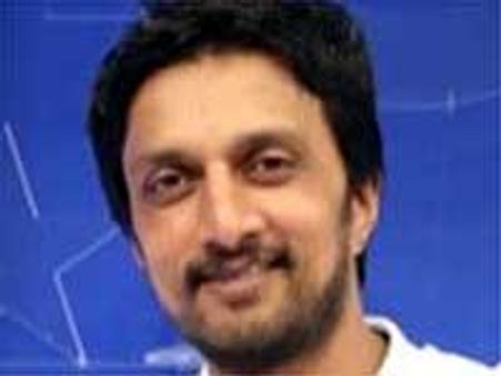 ಆಕ್ಟರ್ಸ್ Vs ಫೈಟರ್ ಗೆ ವರುಣನೇ ಅಂಪೈರ್