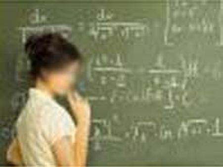 ಆಗ ಶಾಲಾ ಶಿಕ್ಷಕಿ ಈಗ ವಯಸ್ಕರ ಚಿತ್ರದ ನಾಯಕಿ