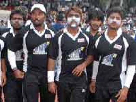 ಸಂಕಲನಕಾರರ ತೆಕ್ಕೆಗೆ ಡಾ.ರಾಜ್ ಕುಮಾರ್ ಕಪ್