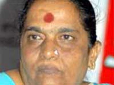 ಡಬ್ಬಿಂಗ್ ವಿರುದ್ಧ ಬೀದಿಗಿಳಿಯಲು ಪಾರ್ವತಮ್ಮ ಸಿದ್ಧ