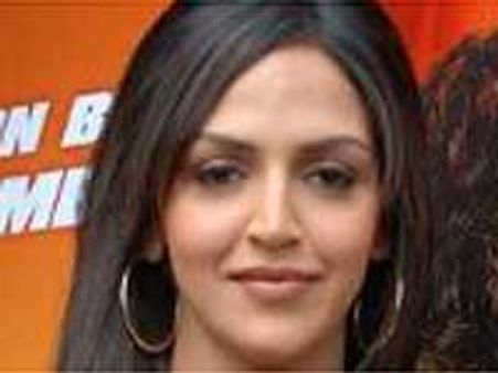 ರಾಮು ವಿರುದ್ಧ ಕೇಸು ಗುಜರಾಯಿಸಿದ ಇಶಾ ಡಿಯೋಲ್