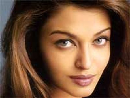 ಕ್ಯಾನ್ಸರ್ ಪೀಡಿತ ಮಕ್ಕಳನ್ನು ದತ್ತು ತೆಗೆದುಕೊಂಡ ಐಶು